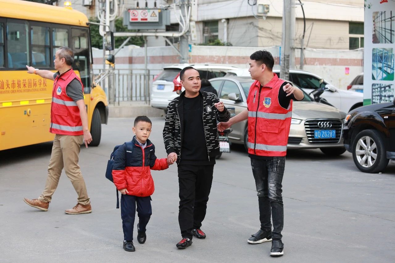 Our school carrying out parent volunteer activities